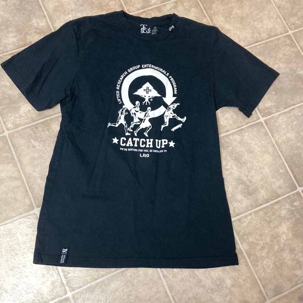 Men’s LRG shirt